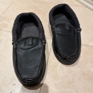 Men’s black house slippers